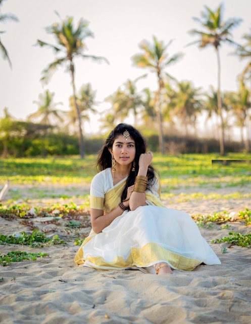 Actress Sai Pallavi In Indian Traditional White Saree 4